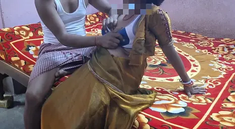 Indian GF shows her boobs and wets her cunt in this hot video