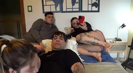 I saw Keila's pink pussy in front of her boyfriend