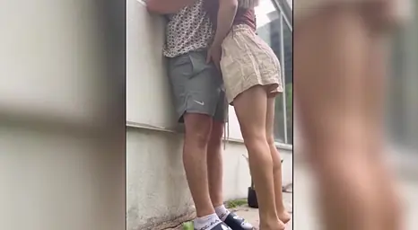 A sexy skinny chick had an orgasm in the ass in a dead-end alley